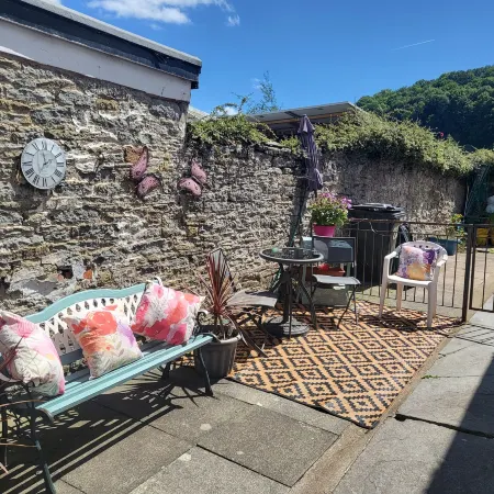 23A High St