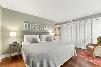 Beautiful Renovated Pinehurst Condo I 2 Bedroom/ 2 Bath I Pool I Sleeps 4 - 4-Star