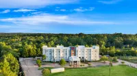 Hampton Inn & Suites Palestine - Parkplatz