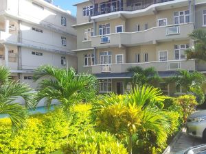 Fully Furnished 2 Bedroom Ground Floor Apartment with Pool