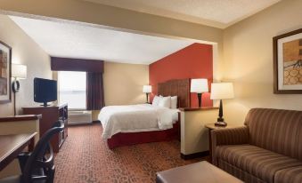 Hampton Inn Shawnee