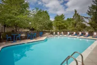 Hampton Inn Harrisburg-West - parking