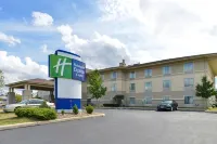 Holiday Inn Express & Suites Greenville Hotels in Greenville