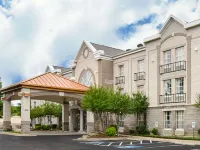 Quality Inn & Suites Little Rock West Hotels near Walmart Supercenter