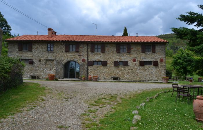 Two-Room Charming Apartment in Tuscan Rustic Style