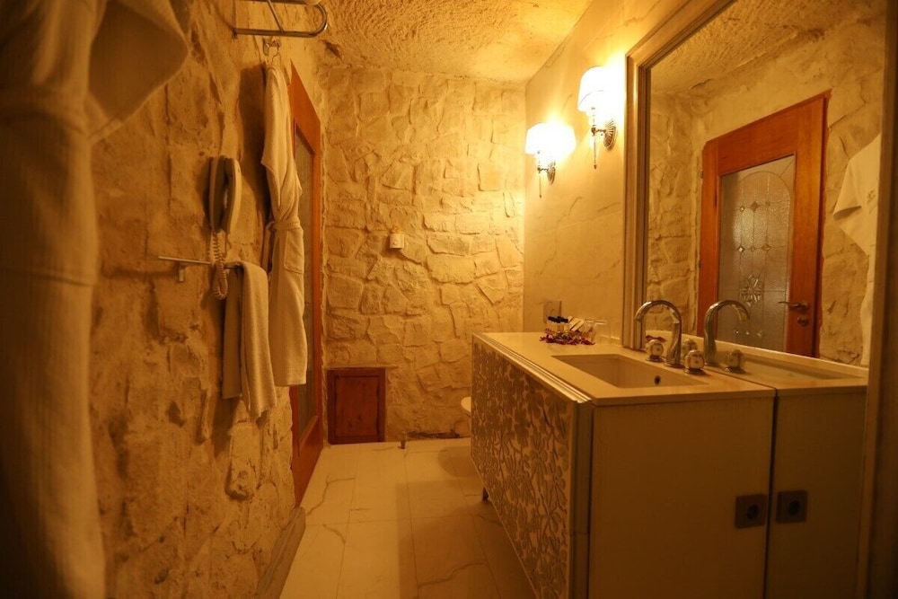 Anatelein Boutique Cave Hotel