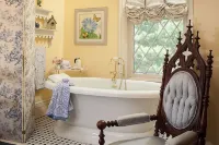 Inn at Woodhaven-in the Heart of the Bourbon Trail-over 12 Distilleries Nearby Hotels in Saint Matthews