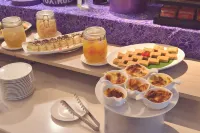 FOX Hotel Pekanbaru - breakfast