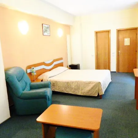 Elizeu Hotel Отели рядом со станцией The North Train Station