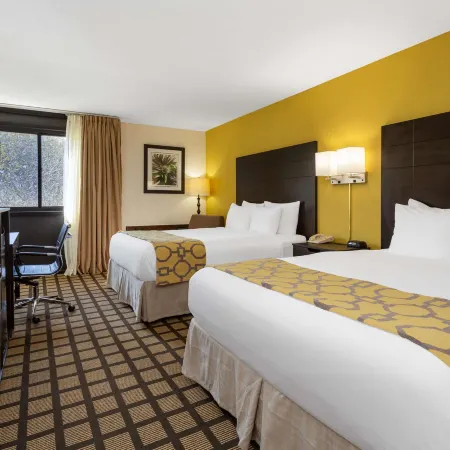 Baymont by Wyndham Queensbury / Lake George