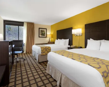 ベイモント バイ ウィンダム クィーンズベリー / レイク ジョージ クイーンズベリーのホテル