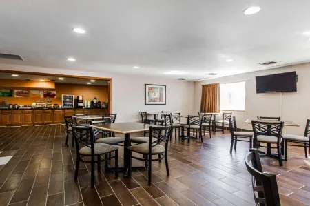 Quality Inn & Suites Stoughton - Madison South