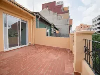 Libere Valencia Abastos Hoteles cerca de Estación de tren Joaquín Sorolla