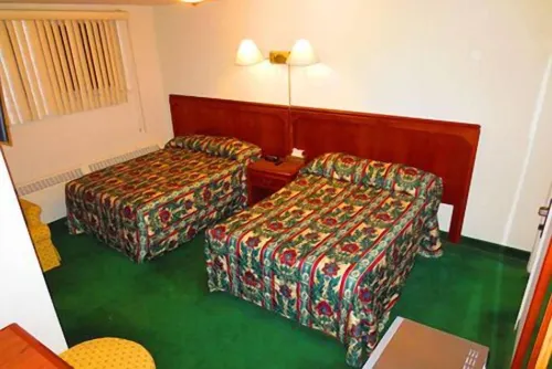Canadiana Motel Hotels in Bruce County