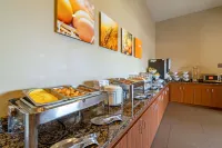 Comfort Inn & Suites Mandan - Bismarck - breakfast