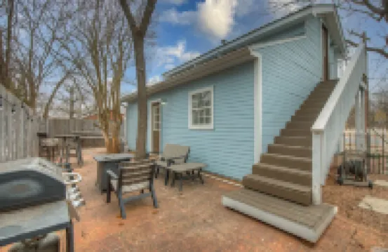 Columbus Cottage, .5 Miles to Main, Private Hot Tub!