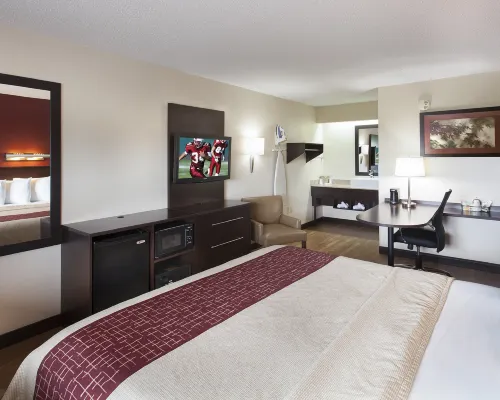 Red Roof Plus+ Philadelphia Airport Hotels in Delaware County