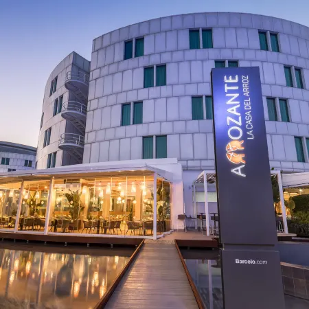 Barceló Sevilla Renacimiento Отели рядом с достопримечательностью «Макарена-Норте»