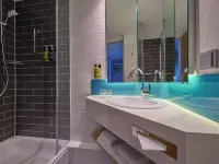 Holiday Inn Express Frankfurt Messe Hotels near Rebstockpark