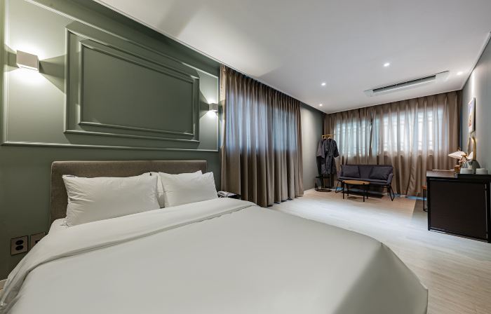 Brown Dot Hotel