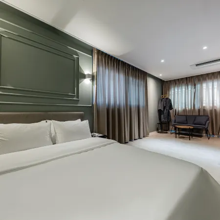 Brown Dot Hotel
