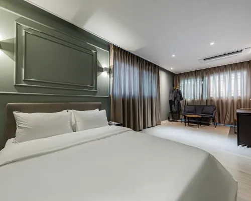 Brown Dot Hotel Hotels near Songhwasa