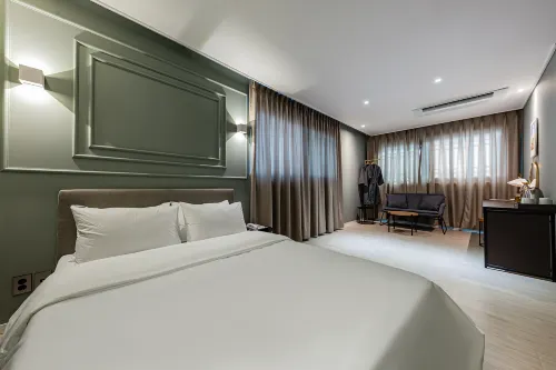 Brown Dot Hotel