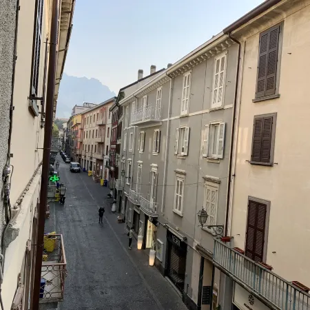 Lecco Center House