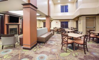 Holiday Inn Express & Suites Minot