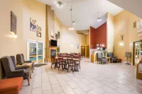 Econo Lodge Lake Mills Hotels in Watertown