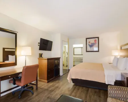 Quality Inn & Suites Conference Center Statesboro Historic District Hotels in Statesboro