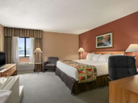 Baymont by Wyndham Sullivan Hotels in Sullivan