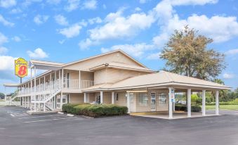 Super 8 by Wyndham Madison