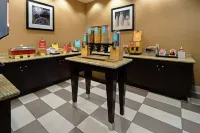 Hampton Inn & Suites Bremerton - breakfast
