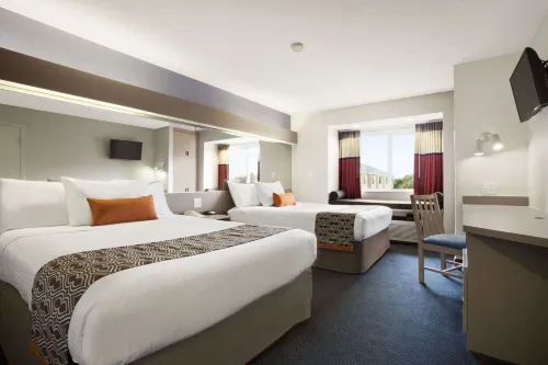 Microtel Inn & Suites by Wyndham Louisville East - parking