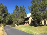 The Pines at Sunriver Отели в г. Дешют Каунти