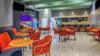 โรงแรม CHN Monterrey Centro, Trademark โดย Wyndham - ที่มีบาร์