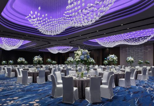 오션 파크 메리어트 호텔의 로비 또는 공용 공간