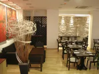 維拉吉奧精品飯店 義大利廣場（Italy Square）附近的飯店