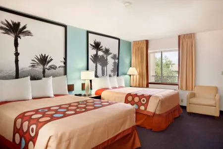 Super 8 by Wyndham Indio Отели в г. Индио