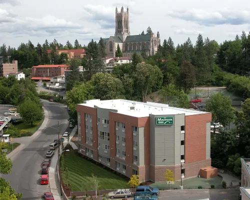 The Madison Inn Hotels near Gaiser Conservatory