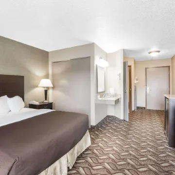 Days Inn by Wyndham Bismarck