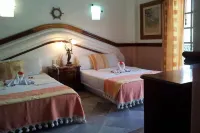 Canadian Resort Huatulco