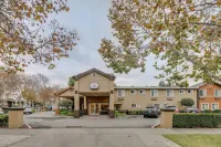 Rose Garden Inn - San Jose Airport Hotels near Rosicrucian Egyptian Museum