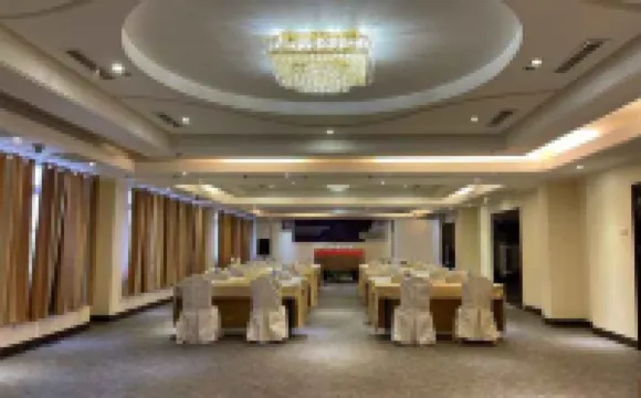 Grand Puncak Lestari Hotel Hoteles en Taman Sari