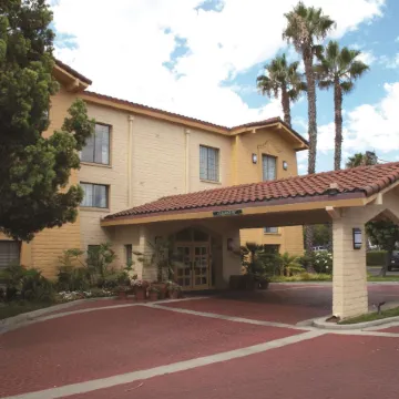 Days Inn by Wyndham San Diego Vista