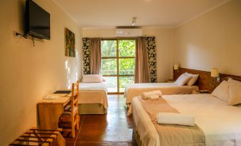 Rainforest Hotel & Cabañas