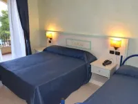 Kalos Hotel Hotele w: Giardini Naxos