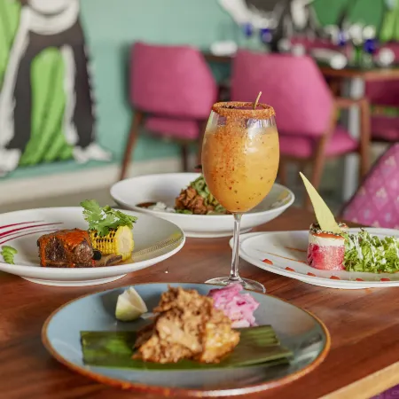 Fiesta Americana Condesa Cancun - All Inclusive Отели рядом с достопримечательностью «Торговый центр Kukulcan Plaza»