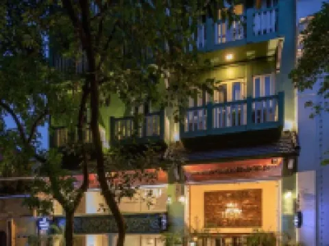 河內中心水療酒店 鄰近龍邊火車站的酒店